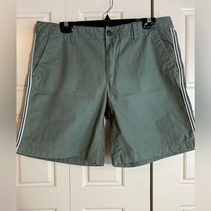 Gap Bermuda shorts, Cotton, Green with contrasting stripe, Ex Cond.